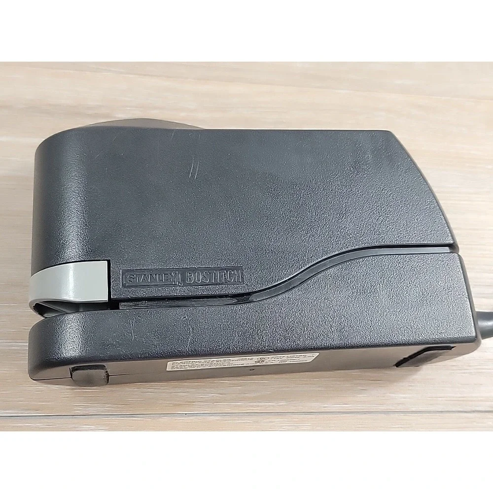 STANLEY BOSTITCH 02210 Electric Desktop Stapler Anti-Jam 20 Sheet Cap Automatic